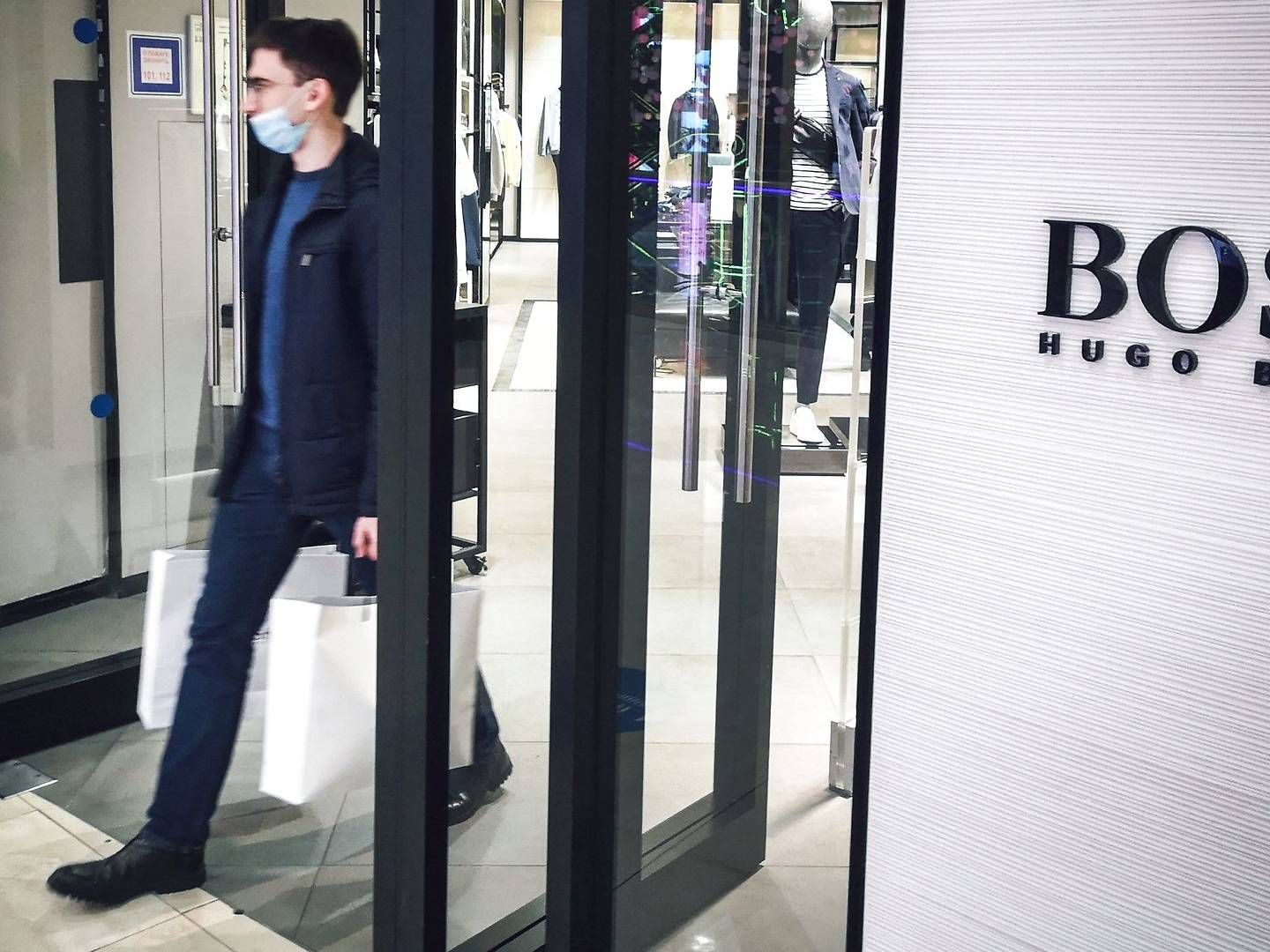 En Hugo Boss-butik i et shoppingcenter i Moskva. | Foto: AFP/Ritzau Scanpix/AFP / AFP