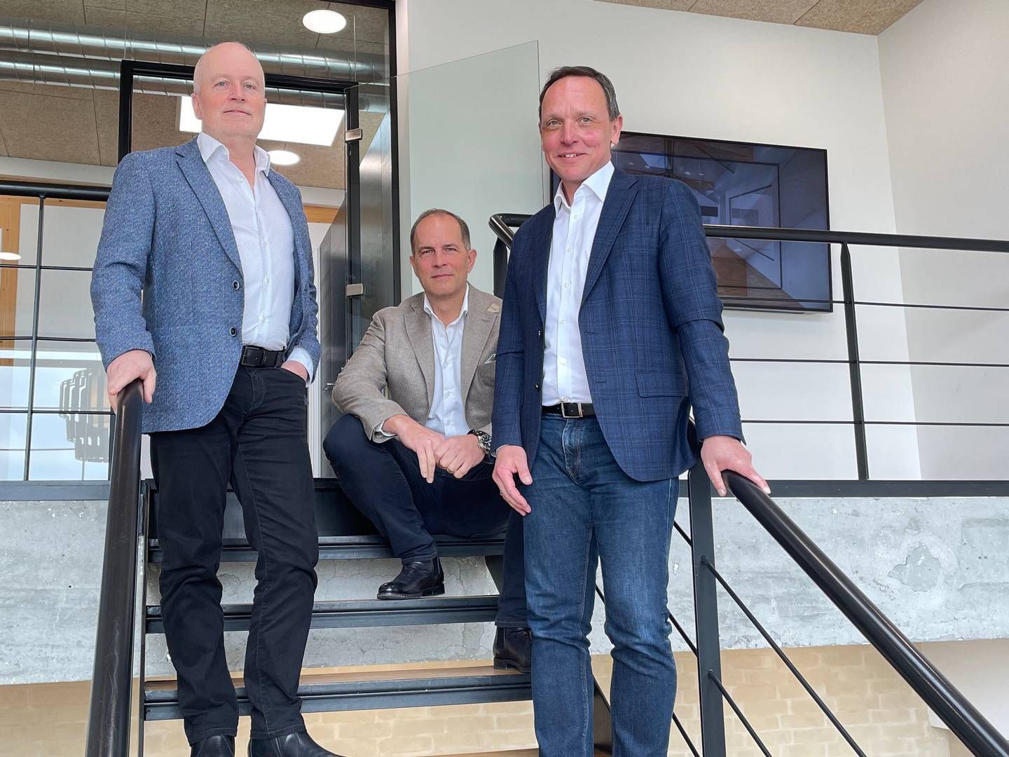 Stensdal Group styrker ledelsen med Uno Sand (tv.), og Lars Vestergaard Olsen (th.). I midten ejerleder Søren Stensdal. | Foto: PR / Stendal Group