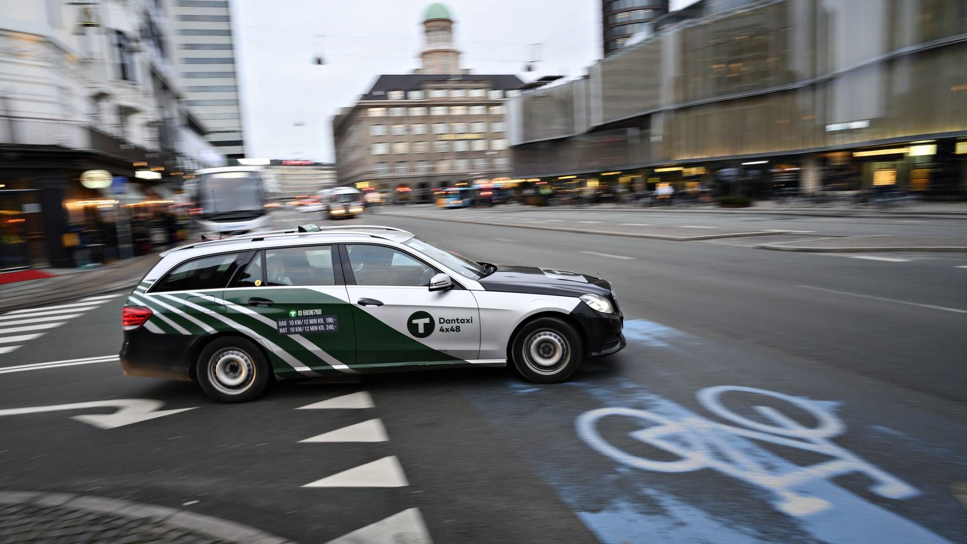 Dantaxi bakker op om brændstofgebyr. | Foto: Philip Davali/Philip Davali, Ekstra Bladet