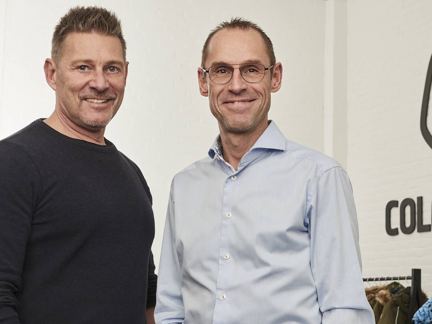 Stigende omkostninger har sendt børnetøjfirmaet Brands4kids på jagt efter nyt prispunkt ”Det vil altid være min frygt, at vi får sat priserne for højt op,” siger adm. direktør i Brands4kids, Erik Andreæ (th), der her ses sammen med salgsdirektør Michael Nederby. | Foto: Brands4Kids/PR
