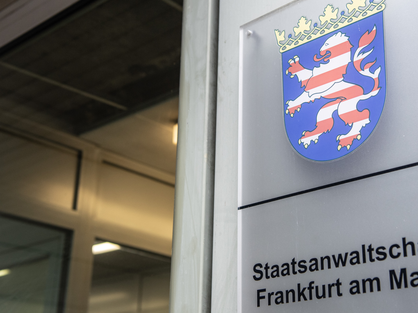 Der Eingang zum Sitz der Staatsanwaltschaft in Frankfurt am Main | Foto: picture alliance/dpa | Boris Roessler
