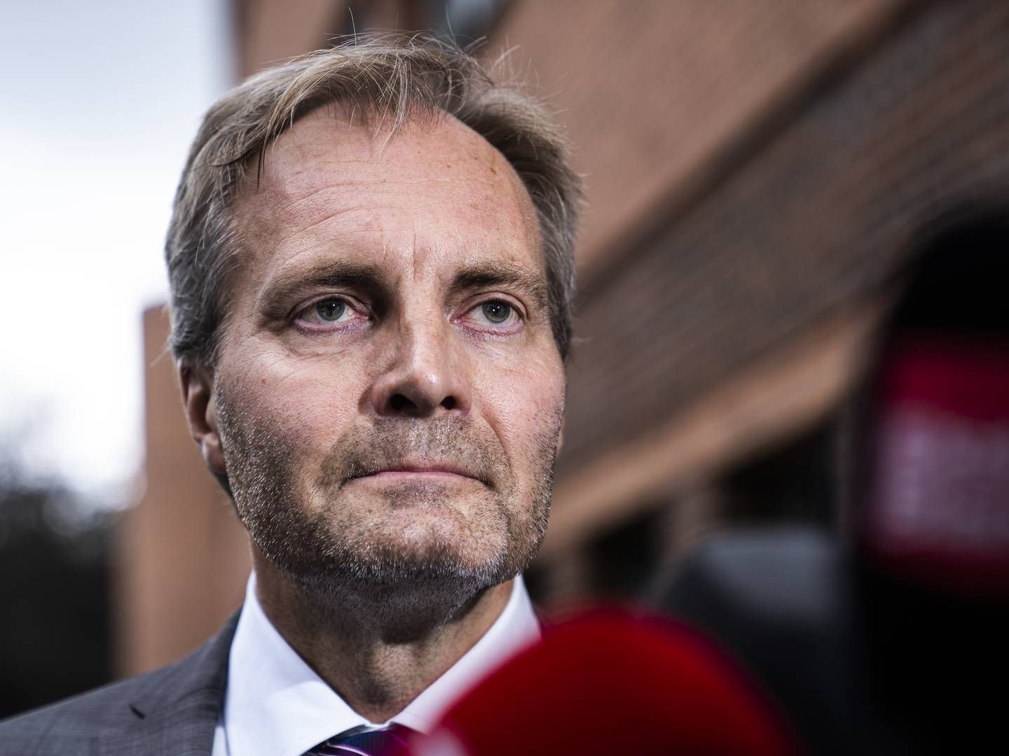 ”Hvis vi kigger tilbage, har traditionen været, at skiftende regeringer har forhandlet om politiets og fængslernes økonomi, men ikke domstolene. Der er man nødt til at sadle om nu," siger DF-politikeren Peter Skarrup. | Foto: Jonas Olufson