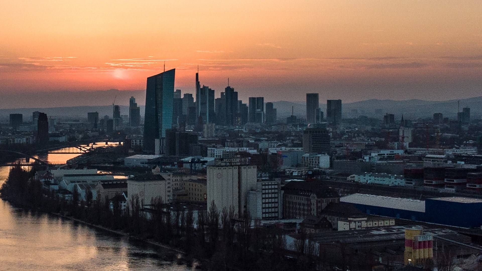 Die Skyline von Frankfurt mit der EZB im Vordergrund. | Foto: picture alliance/dpa | Boris Roessler
