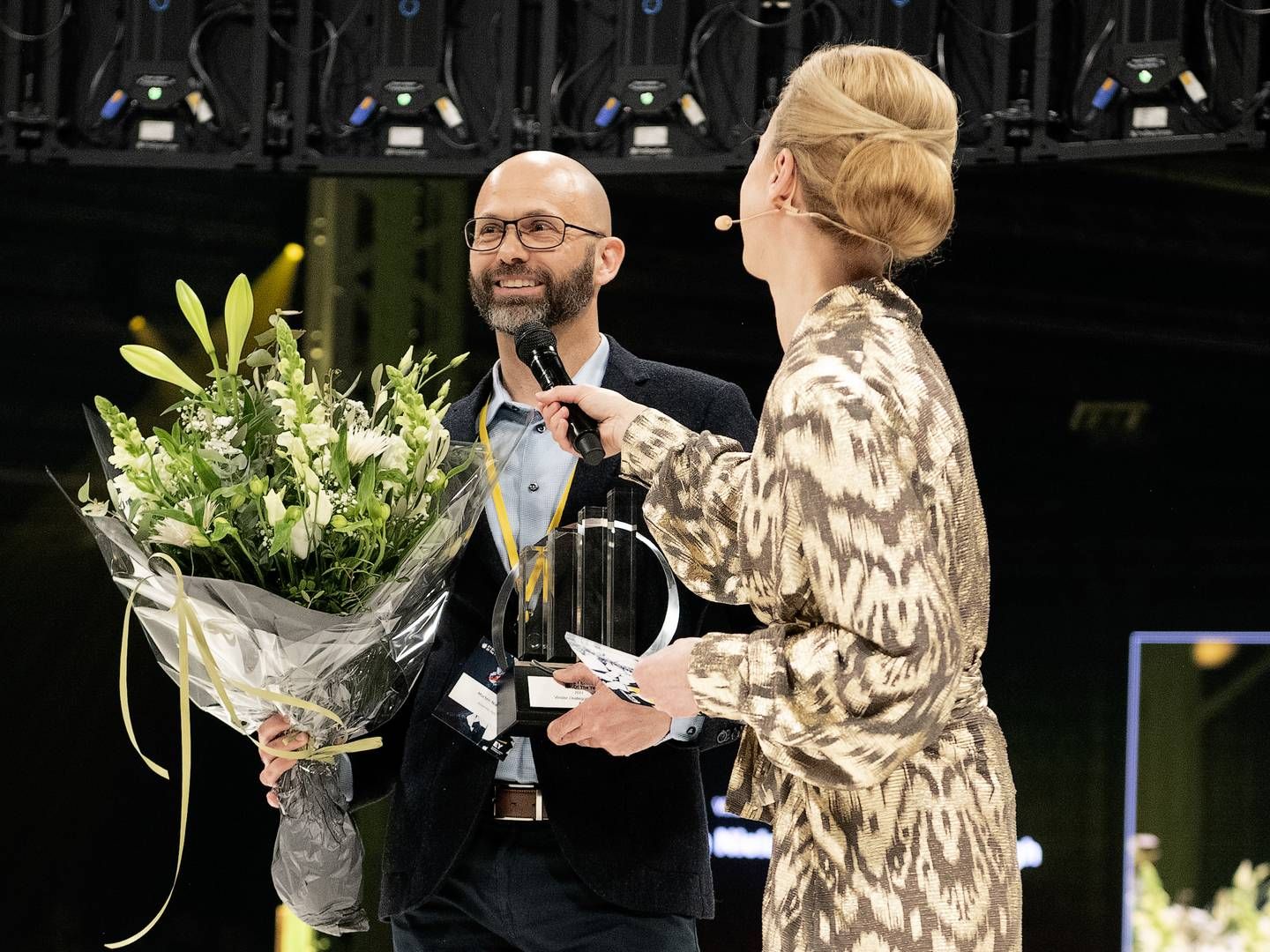 Bestyrelsesformand i Adaptvac, Morten Nielsen, modtager prisen for EY's Entrepreneur Of The Year 2021-pris i life science-kategorien. | Foto: NILS MEILVANG