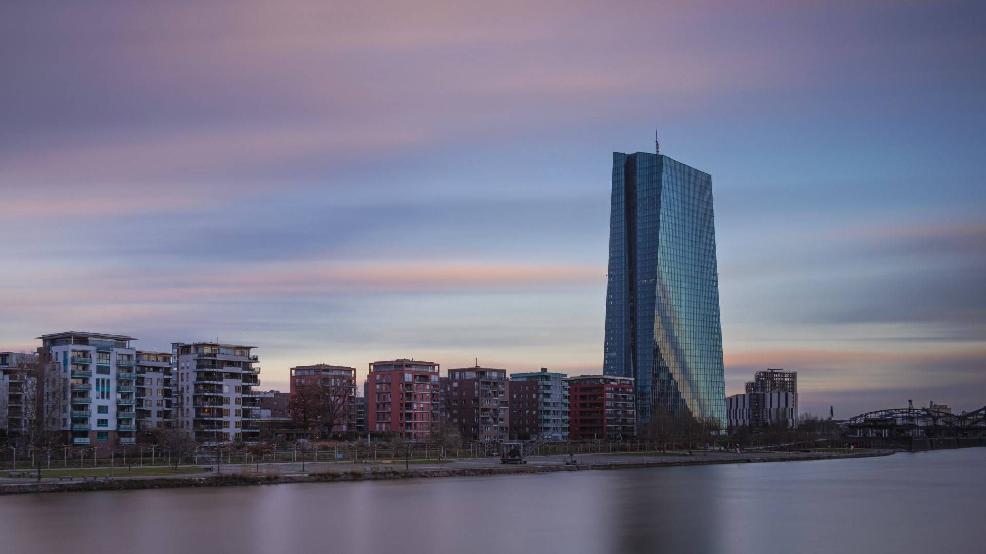 Blick auf das EZB-Gebäude | Foto: picture alliance / greatif | Florian Gaul