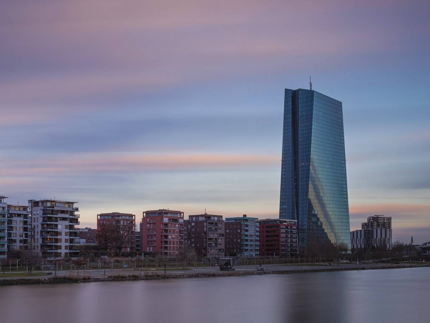 Blick auf das EZB-Gebäude | Foto: picture alliance / greatif | Florian Gaul