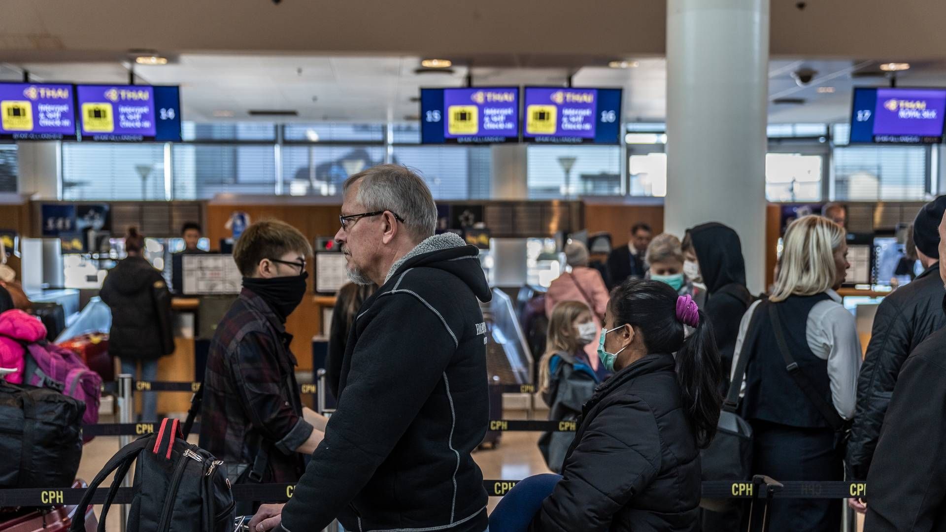 Illustrasjonsbilde. Om noen dager vil flyplassene fylles av påsketurister. Mange av disse vil få korona på reisen. | Foto: Aleksander Klug