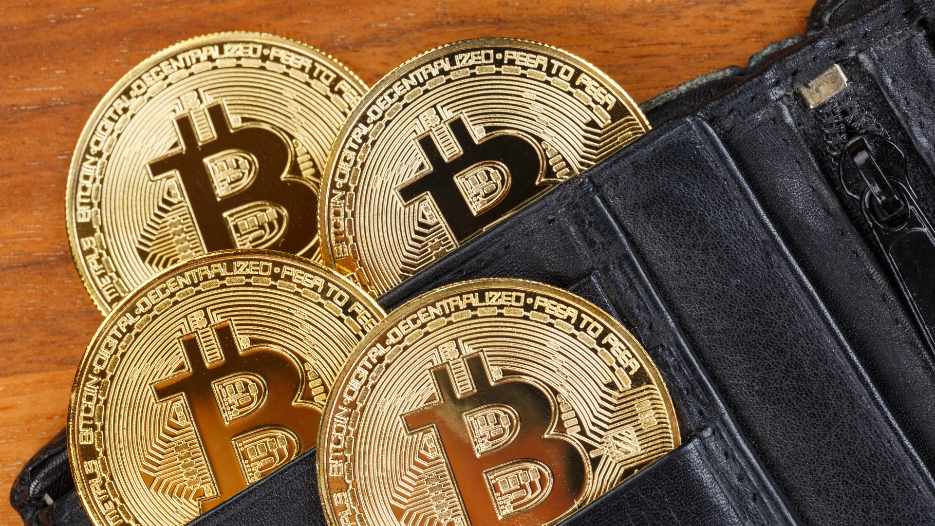 Bitcoin in einem "Geldbeutel" (Symbolbild) | Foto: picture alliance / Zoonar | Markus Mainka