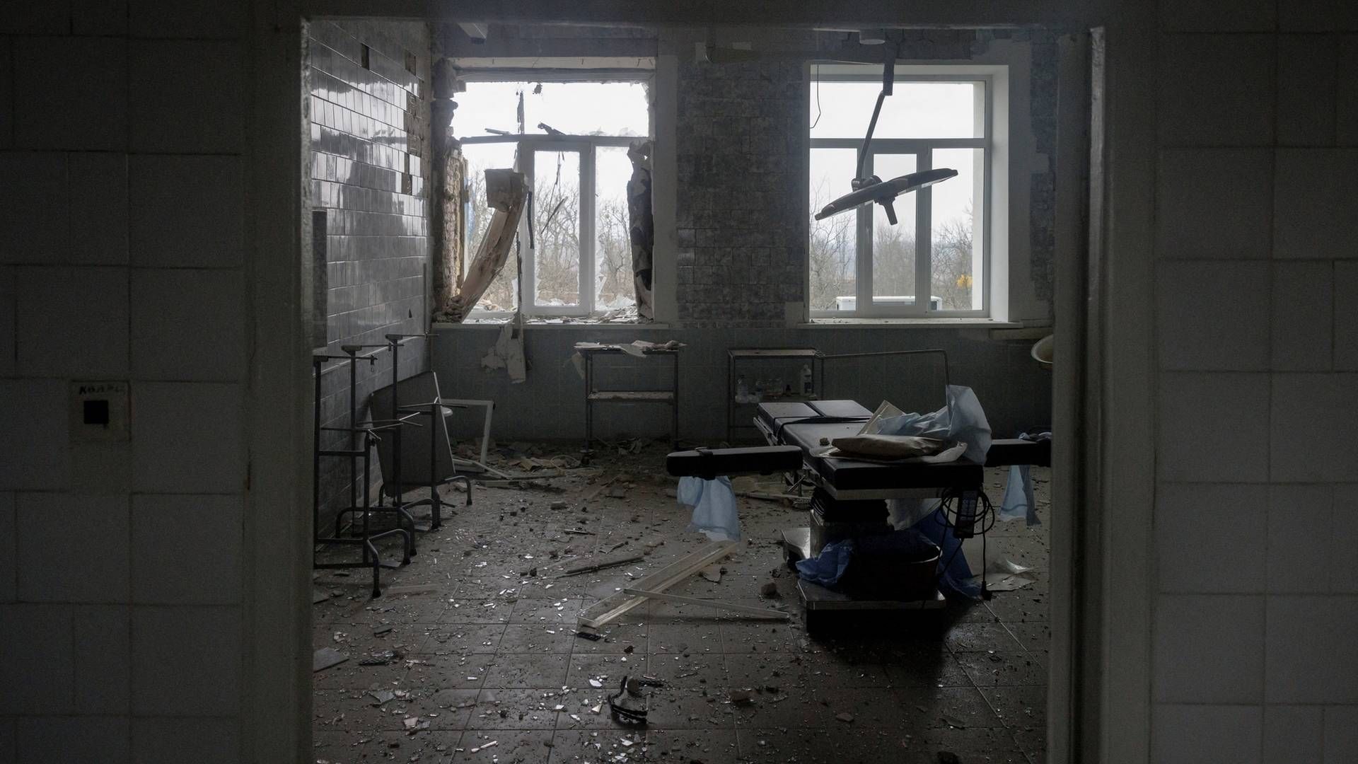 Employees at a Ukrainian hospital in Trostyanets say Russian forces have attacked the hospital during its siege of the city | Photo: Thomas Peter/REUTERS / X90176