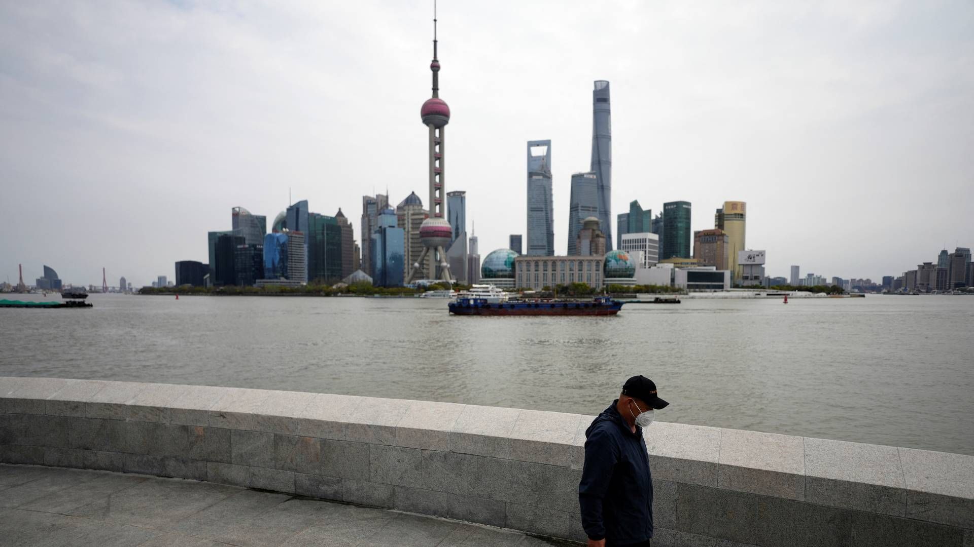 Både luft- og søtransport er påvirket af nedlukningen i den kinesiske storby | Foto: Aly Song/Reuters/Ritzau Scanpix