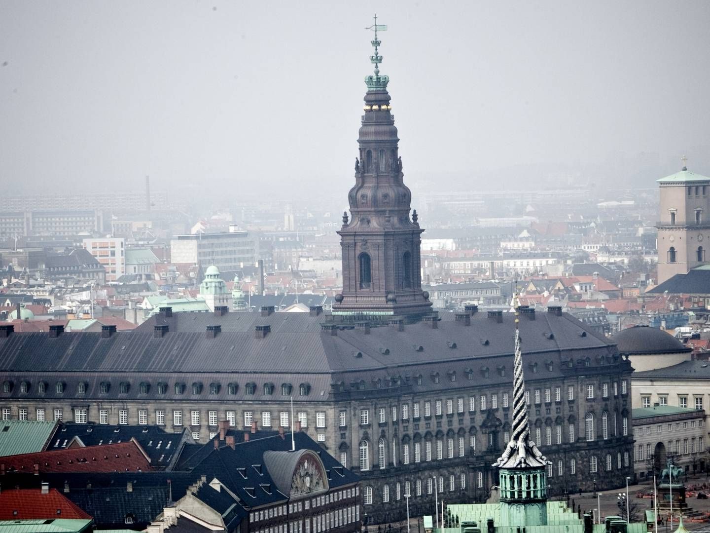På Christiansborg tegner der sig nu et flertal for at fjerne den såkaldte fantomskat. | Foto: Mathias Christensen/Politiken