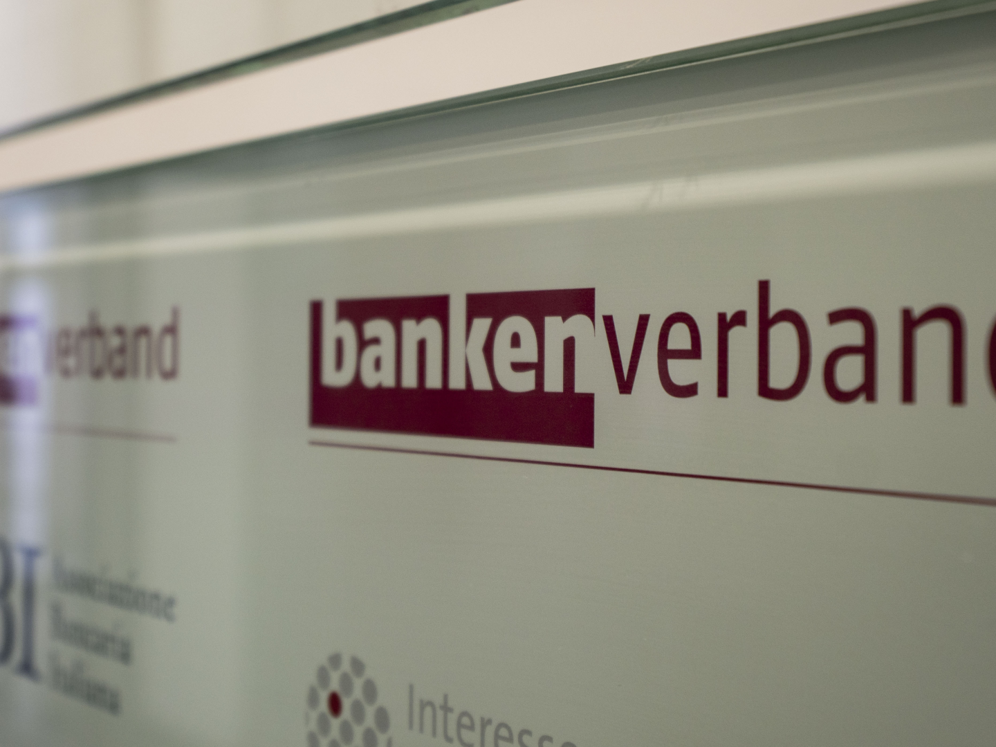 Schriftzug des Bankenverbands | Foto: picture alliance/dpa | Frank Rumpenhorst
