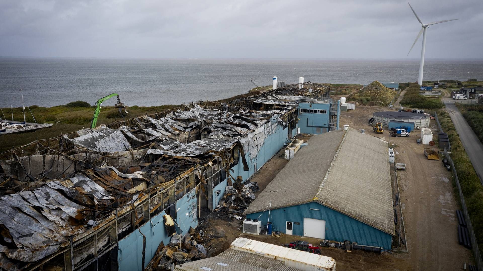 Atlantic Sapphires danske anlæg i Hvide Sande efter branden i efteråret. Politiet har ikke kunnet finde en årsag til den omfattende brand. | Foto: Casper Dalhoff/IND