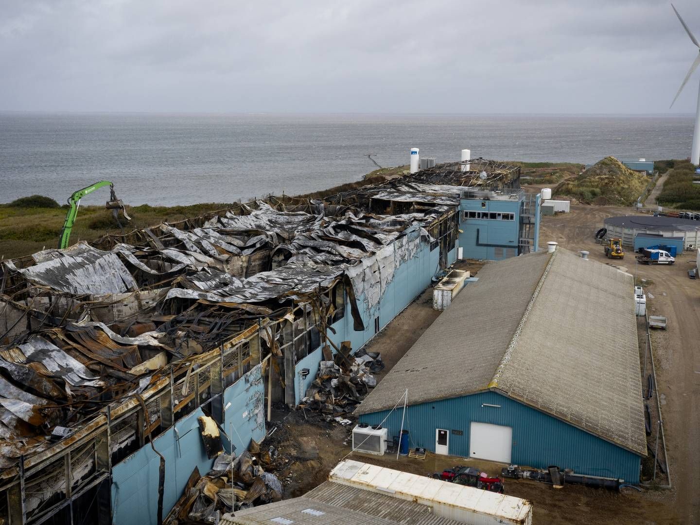 Atlantic Sapphires danske anlæg i Hvide Sande efter branden i efteråret. Politiet har ikke kunnet finde en årsag til den omfattende brand. | Foto: Casper Dalhoff/IND