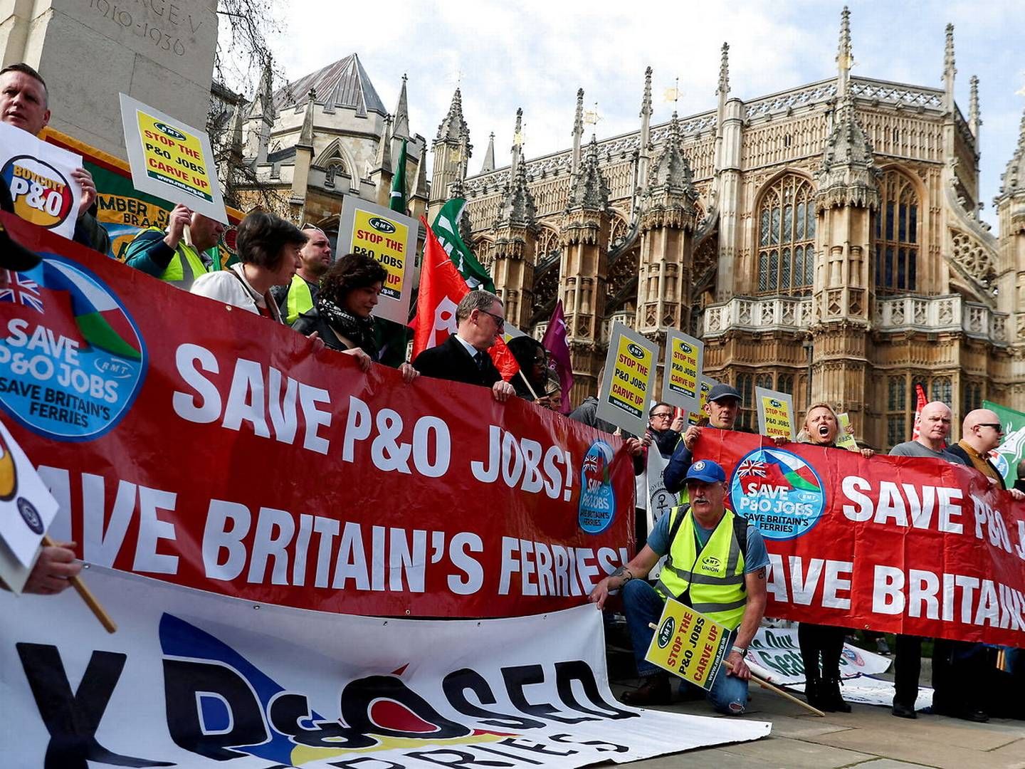 Demonstration against the P&O sacking in front of the UK Parliament last month. Labor union sets the stage for blockades of the British carrier's ferries. | Photo: May James/Reuters/Ritzau Scanpix