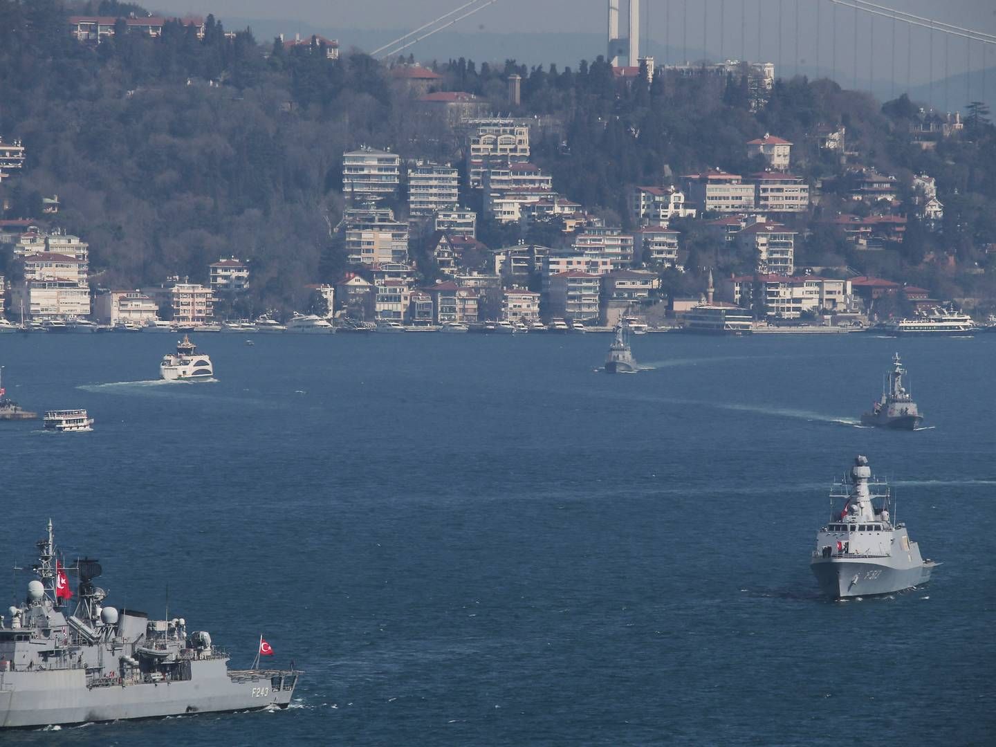 Drivende søminer, der menes at stamme fra Ukraine, er en alvorlig trussel mod skibstrafikken i Bosporusstrædet, der er tyrkisk farvand. | Foto: Can Erok/AP/Ritzau Scanpix