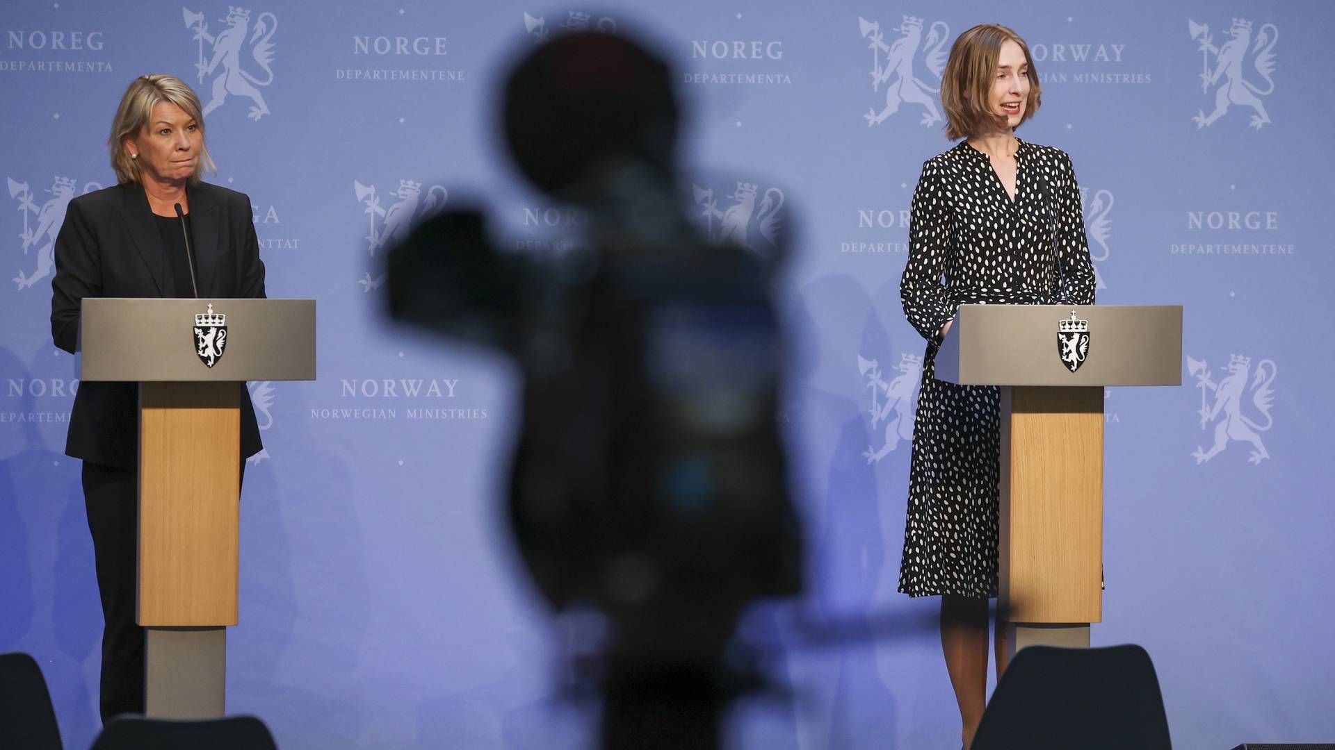 Monica Mæland og Iselin Nybø under en pressekonferanse om korona statusen i Norge i mai 2020. | Foto: Ørn E. Borgen/NTB