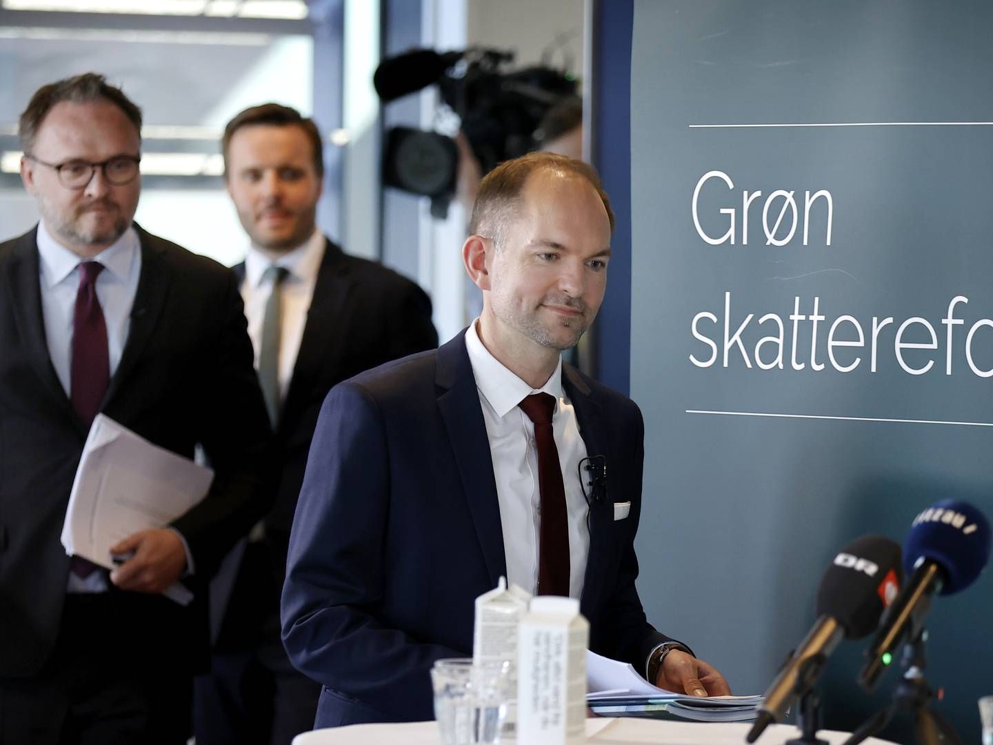 Skatteminister Jeppe Bruus måtte forklare, hvorfor Danmarks største CO2-udleder samtidig får rabat på CO2-udledning. | Foto: Jens Dresling