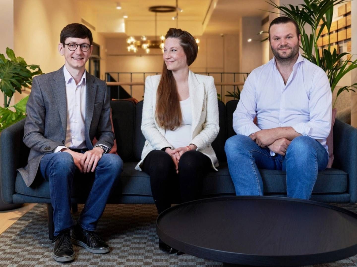 Danske Terese Hougaard (i midten) og kollegaerne Sasha Vidiborskiy og Luca Eisenstecken er blevet forfremmet til partnere i venturefonden Atomico | Foto: Atomico / PR