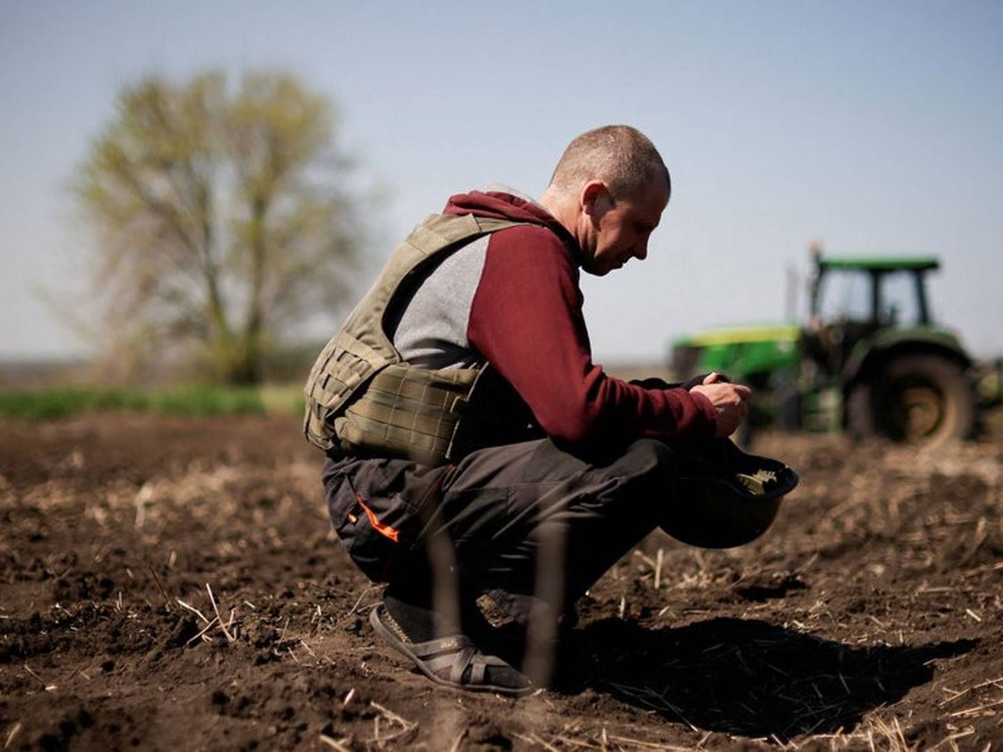 "Hvis der er beskydning, pakker vi sammen og tager hen på kontoret," fortæller landmand i Ukraine. | Foto: Ueslei Marcelino/Reuters
