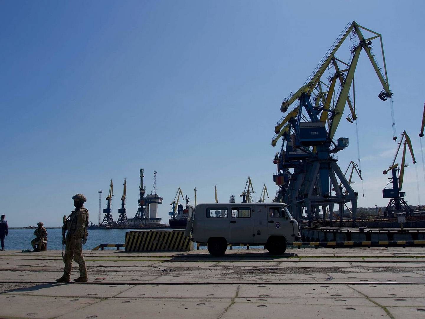 Den rusisske hær vogter ved havnen i Mariupol. | Foto: Andrey Borodulin/AFP/Ritzau Scanpix