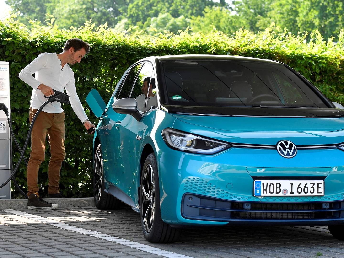 Volkswagen kæmper med at få leveret de dele, virksomheden skal bruge til sine elbiler. | Foto: MATTHIAS RIETSCHEL/REUTERS / X03720