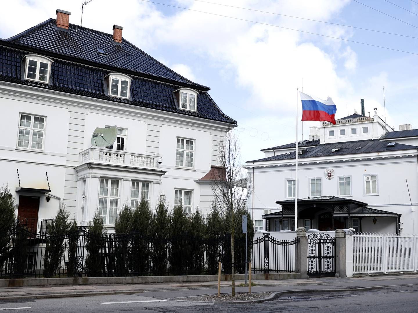 Den russiske ambassade i Danmark måtte lade 15 russiske "efterretningsagenter" rejse hjem, efter at de var blevet udvist af Danmark. Nu gør Rusland gengæld. | Foto: Jens Dresling