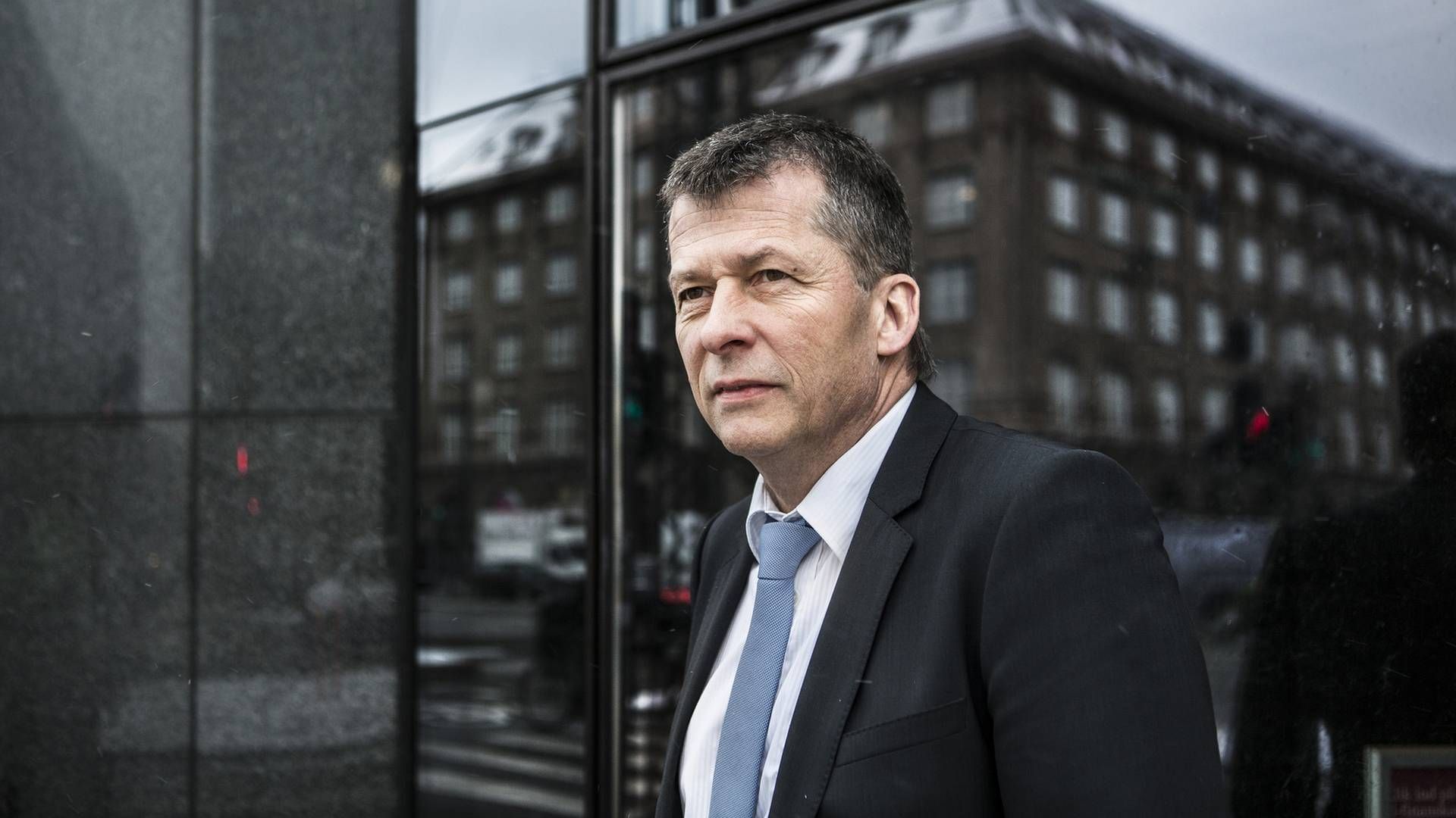 Ordførende direktør i Gert Jonassen fortæller, at der skal fire øjne på regninger over 10.000 kr. i Arbejdernes Landsbank. | Foto: Arbejdernes Landsbank/PR