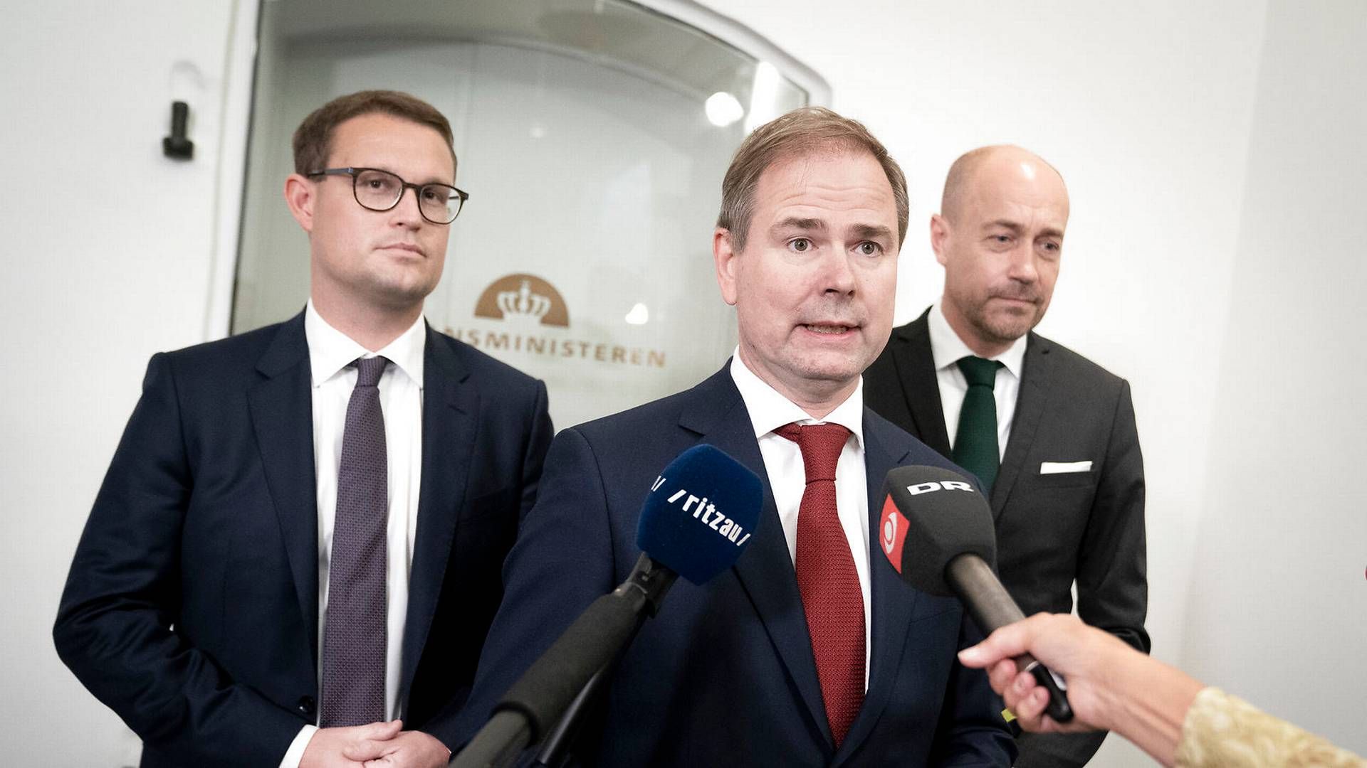 Finansminister Nicolai Wammen (S), sundhedsminister Magnus Heunicke (S) og indenrigs- og boligminister Christian Rabjerg Madsen afholder sættermøder med Danske Regioner og KL om økonomiaftaler for 2023 i Finansministeriet i København. | Foto: Liselotte Sabroe/Ritzau Scanpix