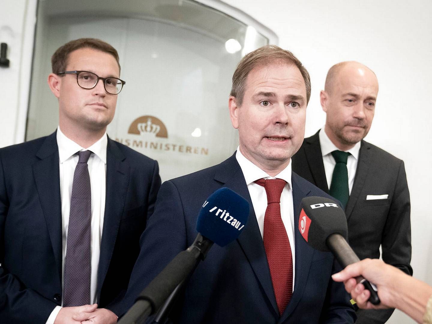 Finansminister Nicolai Wammen (S), sundhedsminister Magnus Heunicke (S) og indenrigs- og boligminister Christian Rabjerg Madsen afholder sættermøder med Danske Regioner og KL om økonomiaftaler for 2023 i Finansministeriet i København. | Foto: Liselotte Sabroe/Ritzau Scanpix