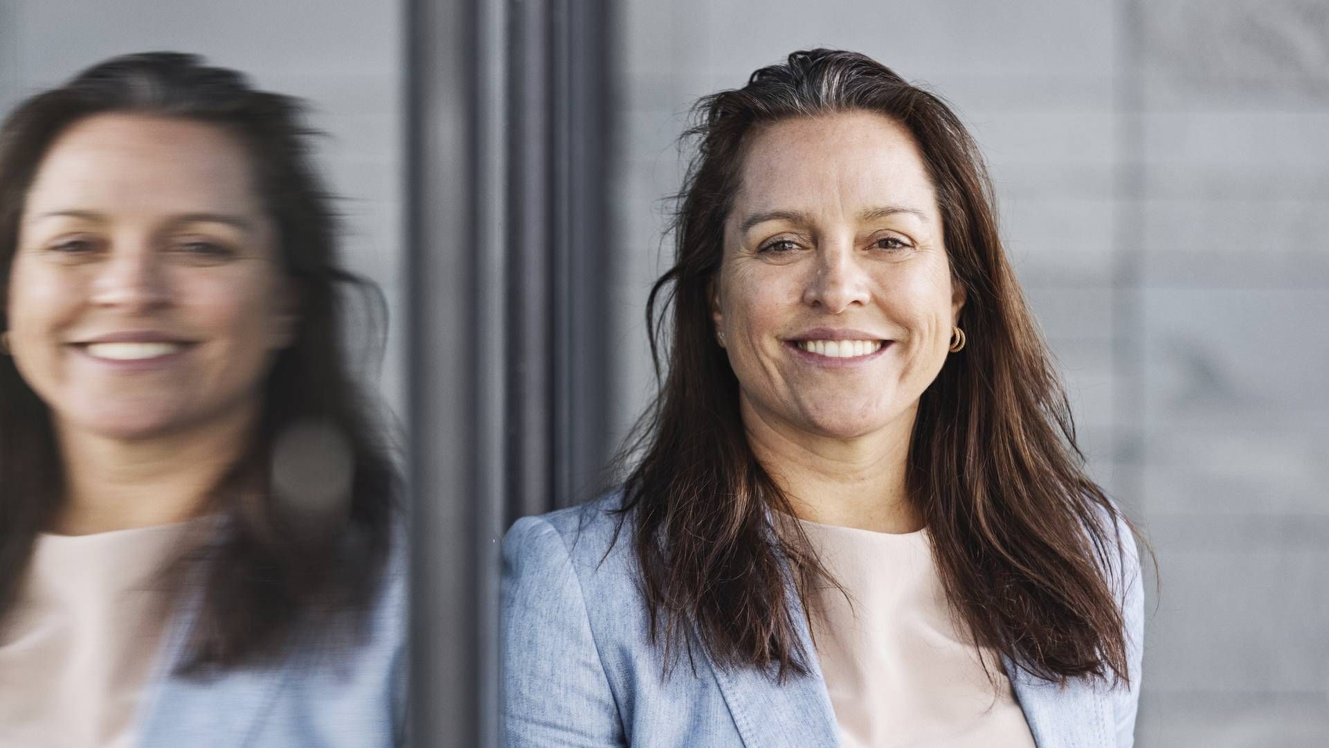 I fritiden er Helene Bløcher, leder af Business Banking Danmark i Nordea, bidt af sport. Hun ser det meste, dyrker det også selv, og hendes to børn på 12 og 14 år svømmer på talentholdet for Team Danmark. | Foto: PR / NORDEA