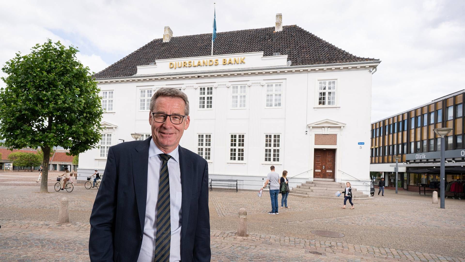 Lars Møller Kristensen, adm. direktør i Djurslands Bank, kalder det rettidig omhu at forberede generationsskifte. | Foto: PR