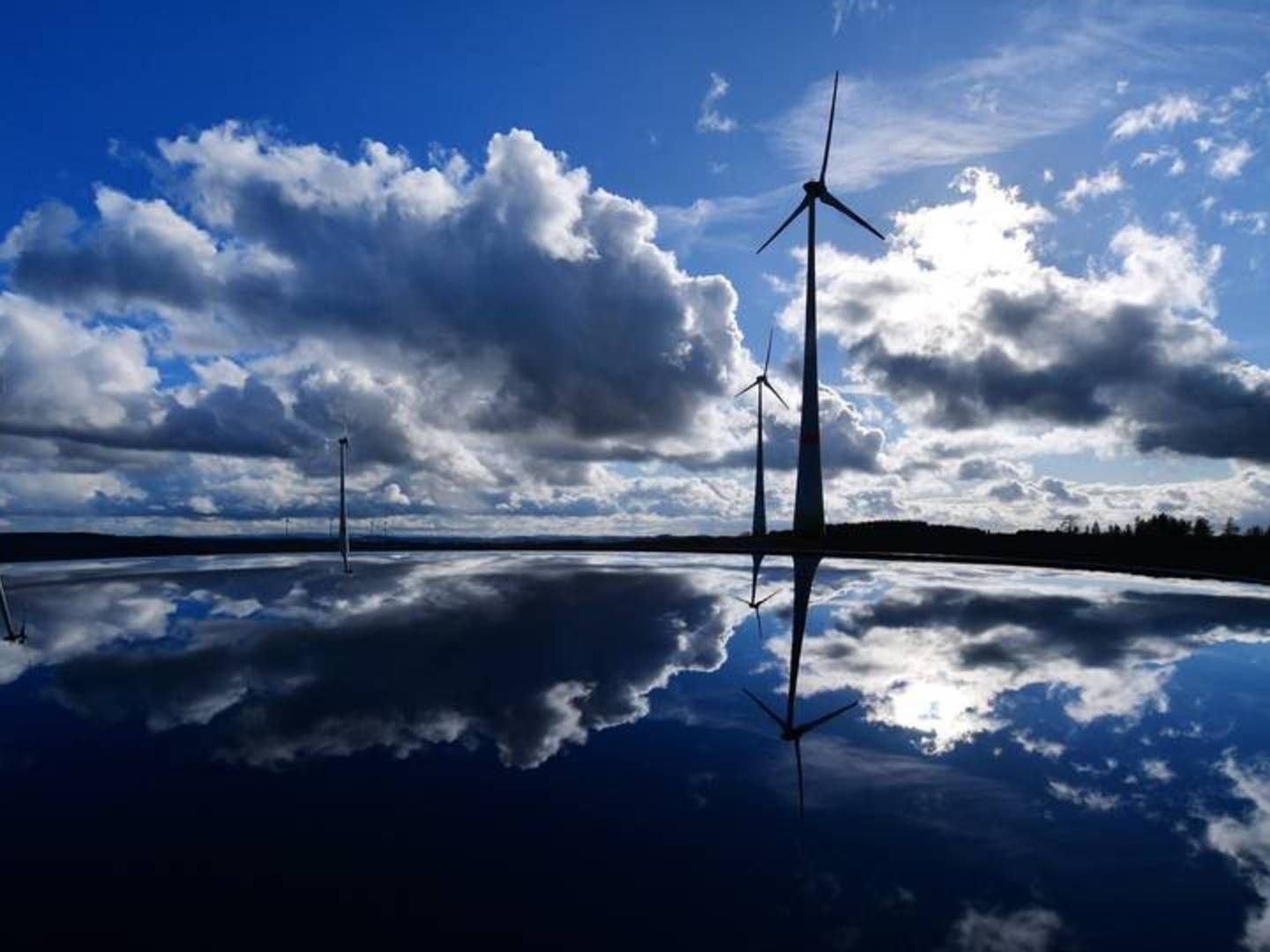 Danmark kommer til at mangle hænder til den grønne omstilling, lyder analyse fra Green Power Denmark. Nemlig hvad der svarer til 45.000 fuldtidsstillinger årligt frem mod 2030 . | Foto: AP/Martin Schutt