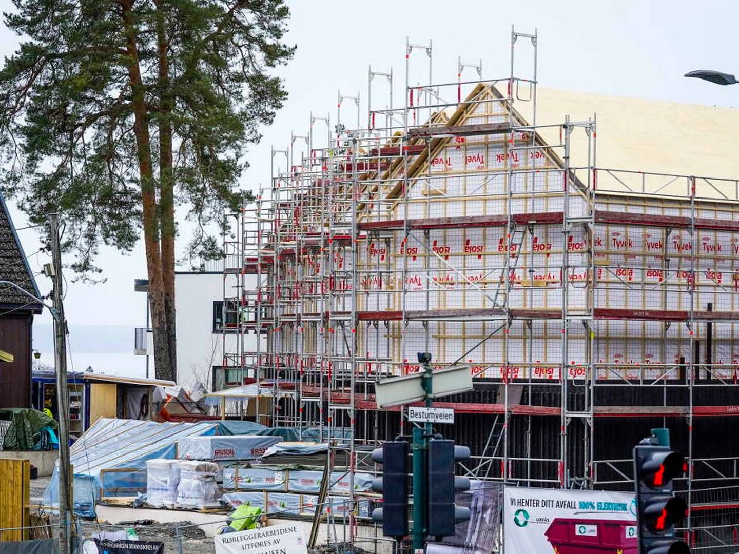 Åtte boliger ble bygget i en gammel eplehage og på tomta til et revet hus på Ullern i Oslo i 2022. | Photo: Lise Åserud / NTB