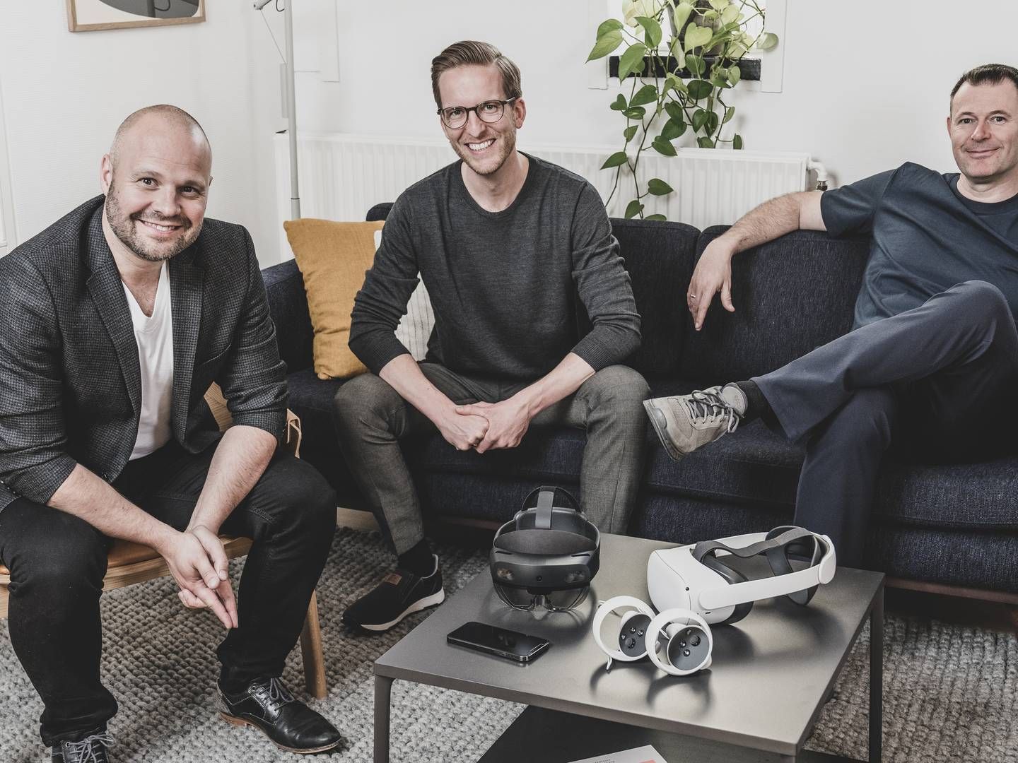 Ledelsen i SynergyXR, som har fået tilført ny kapital. Fra venstre mod højre: Mads Troelsgaard (CEO), Sune Wolff (CTO) og Thomas Fenger (CXO) | Foto: SynergyXR / PR