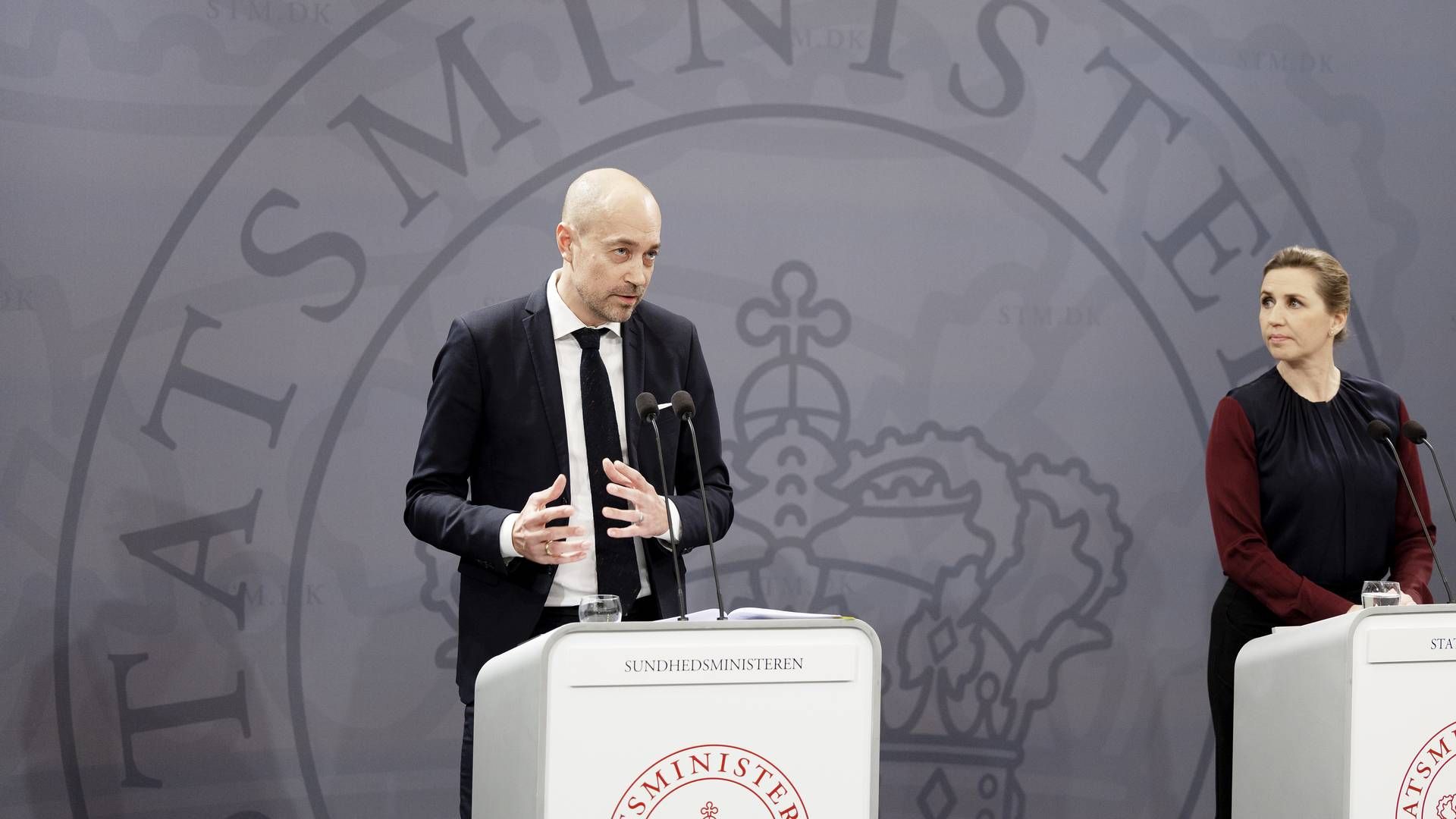 Regeringen har forpligtet sig til at kaste op mod 800 mio. kr. efter udviklingen af Bavarian Nordics kandidat mod covid-19 for at sikre Danmarks forsyningssikkerhed. Det kalder flere professorer spild af penge. | Foto: Thomas Borberg