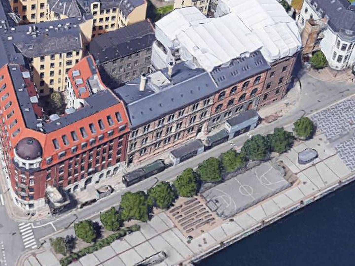 Keystone har gennem årene holdt til i Havnegade ud til Københavns Havn – først i nummer 39 og de seneste par år tættere på Knippelsbro i nummer 25. | Foto: Google Maps