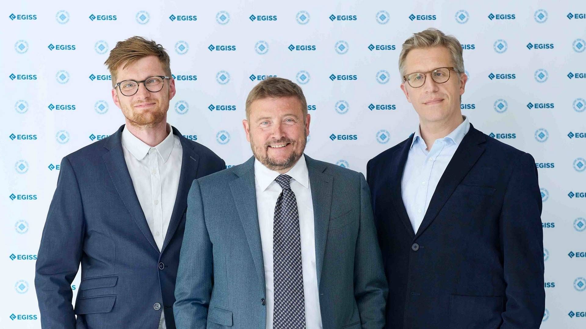 Fra venstre: Jakob Kokfelt, adm. direktør i Refurb, Jesper Ravn, Group CEO i Egiss og Lars Jannick Johansen, ledende partner i Den Sociale Kapitalfond Invest, der siden 2020 har været hovedaktionær i Refurb. | Foto: Egiss Group / PR