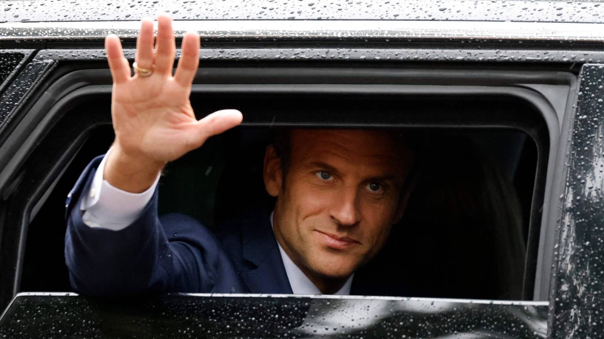 Emmanuel Macron må vinke farvel til flere af sine ministre efter søndagens parlamentsvalg.