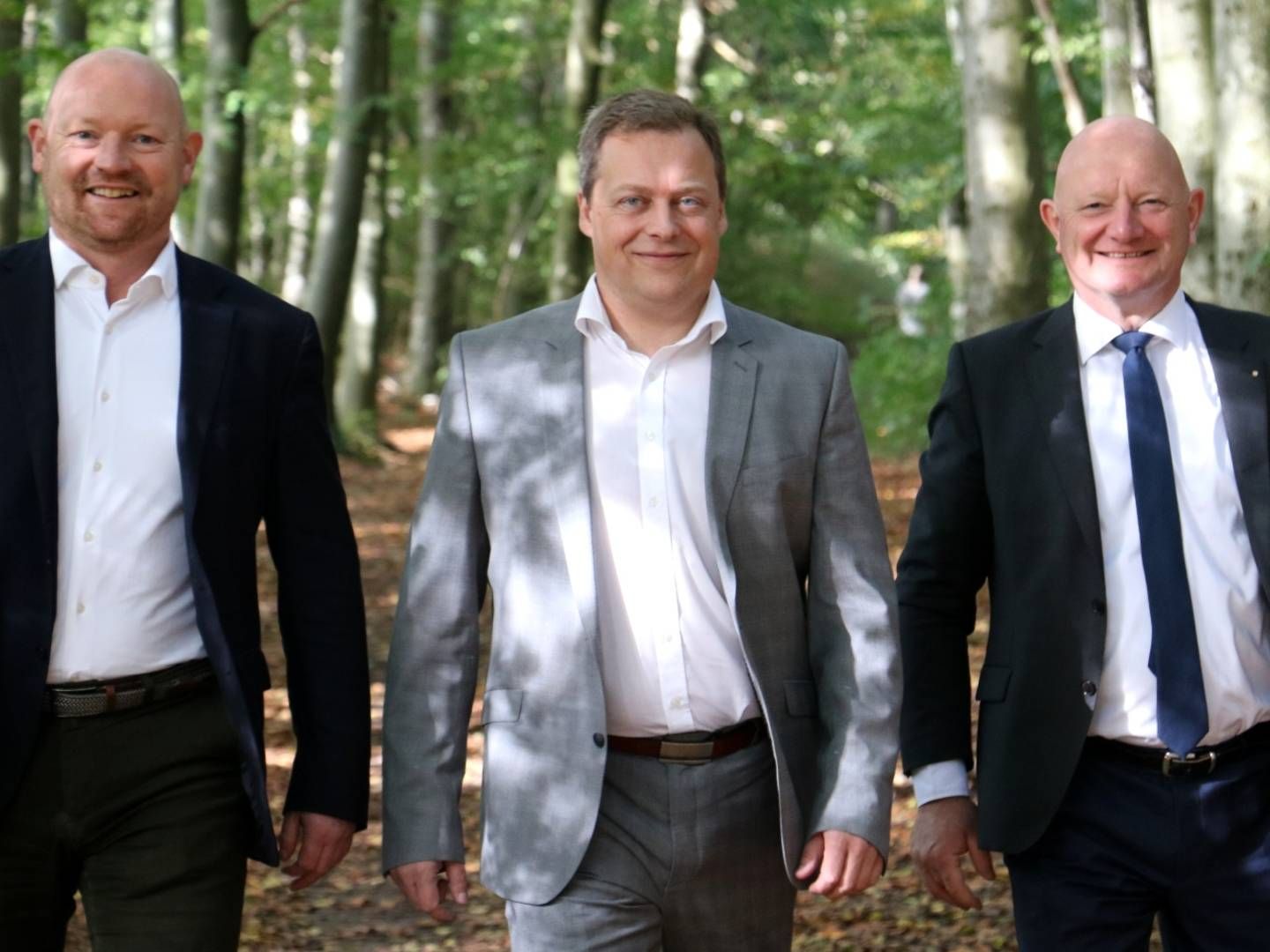 De tre nuværende ejere af Norden Advokatfirma – fra venstre Anders Bredgaard, Mads Kringelbach og Carsten Egebæk Kjeldsen – får 1. september selskab af to partnere fra Advokathus Nord. | Foto: PR / Norden Advokatfirma