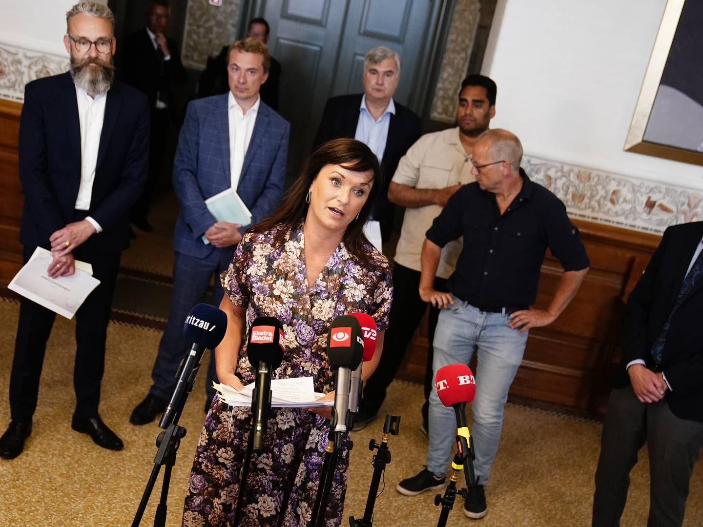 Folketingets Granskningsudvalg til pressemøde, hvor Minkkommissionens beretning afleveres på Christiansborg torsdag den 30. juni 2022.