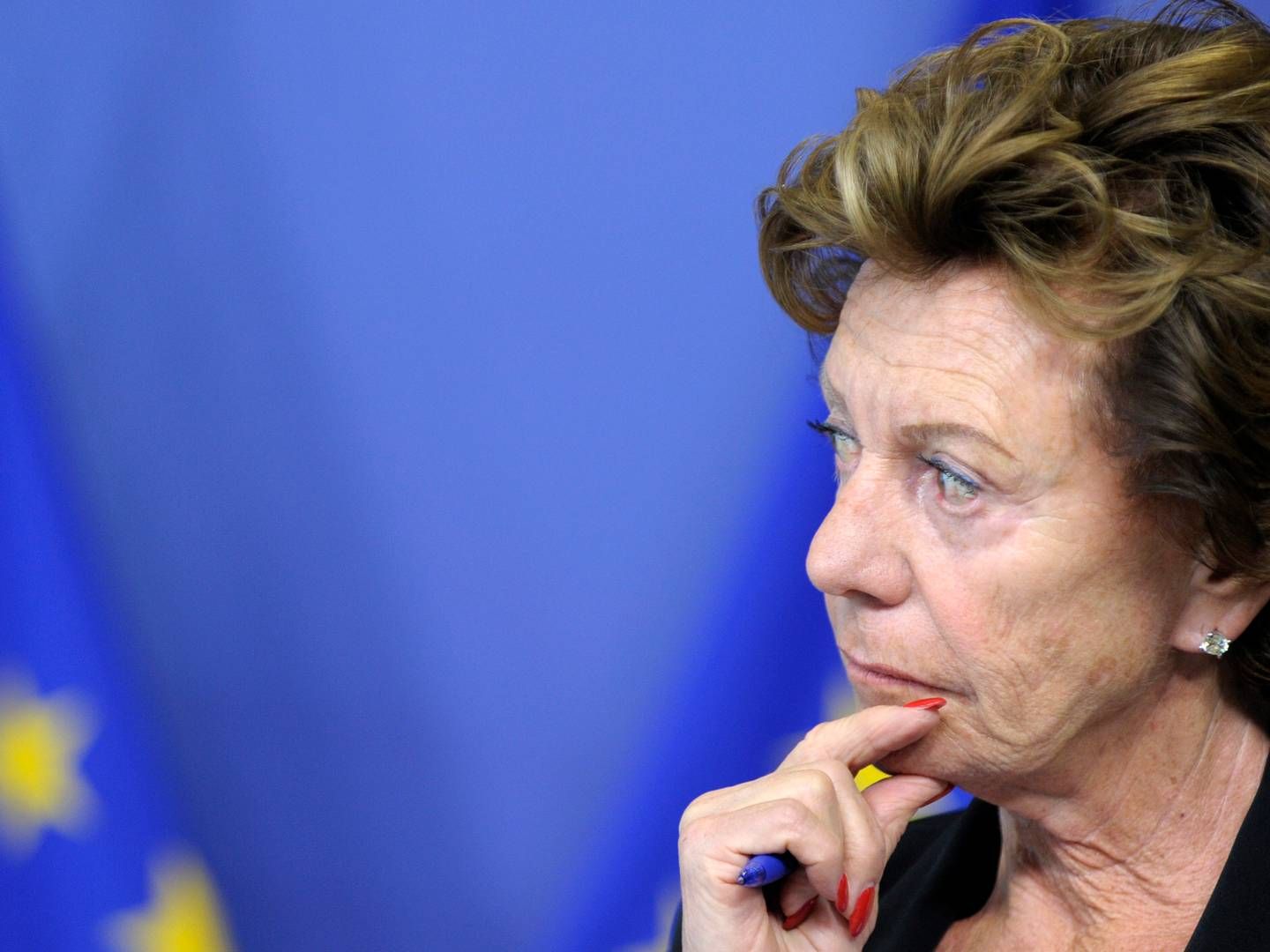 Forhenværende EU-kommissær Neelie Kroes optræder i nye lækkede filer fra Uber. EU-Kommissionen har mandag bedt hende forklare sig om påstået hemmelig lobbyvirksomhed for transportvirksomheden.