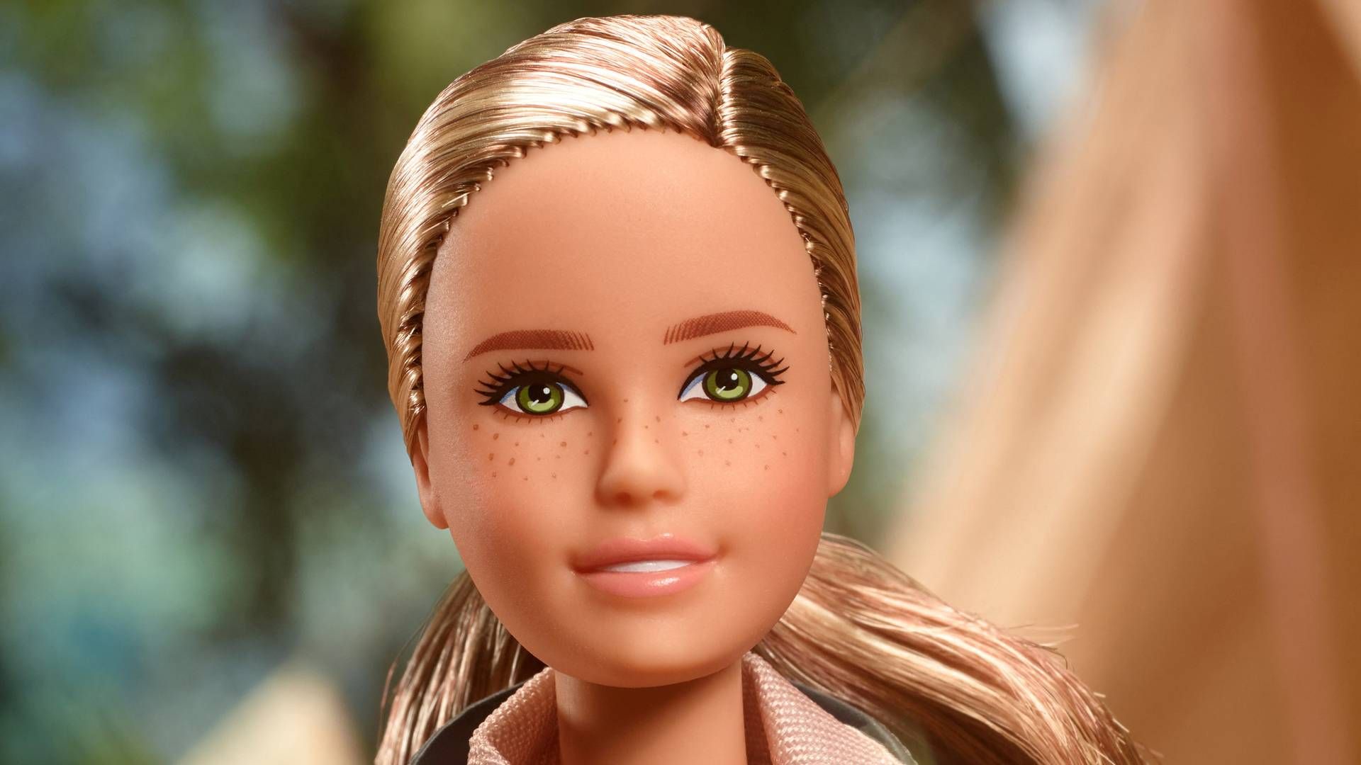 Maki forhandler bl.a. Barbie-dukker, her i skikkelse af primatologen Jane Goodall. | Foto: Jane Goodall Institute/VIA REUTERS / X80001