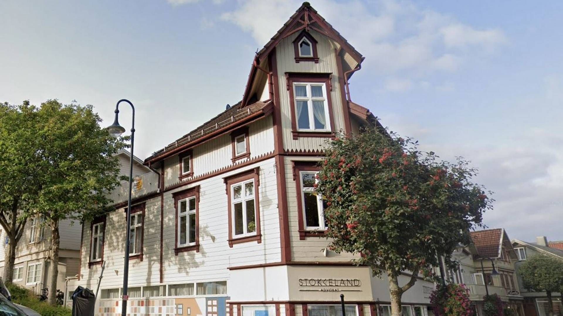 Stokkeland-Advokat holder til i Storgaten 39 i Egersund. | Foto: Google Street View