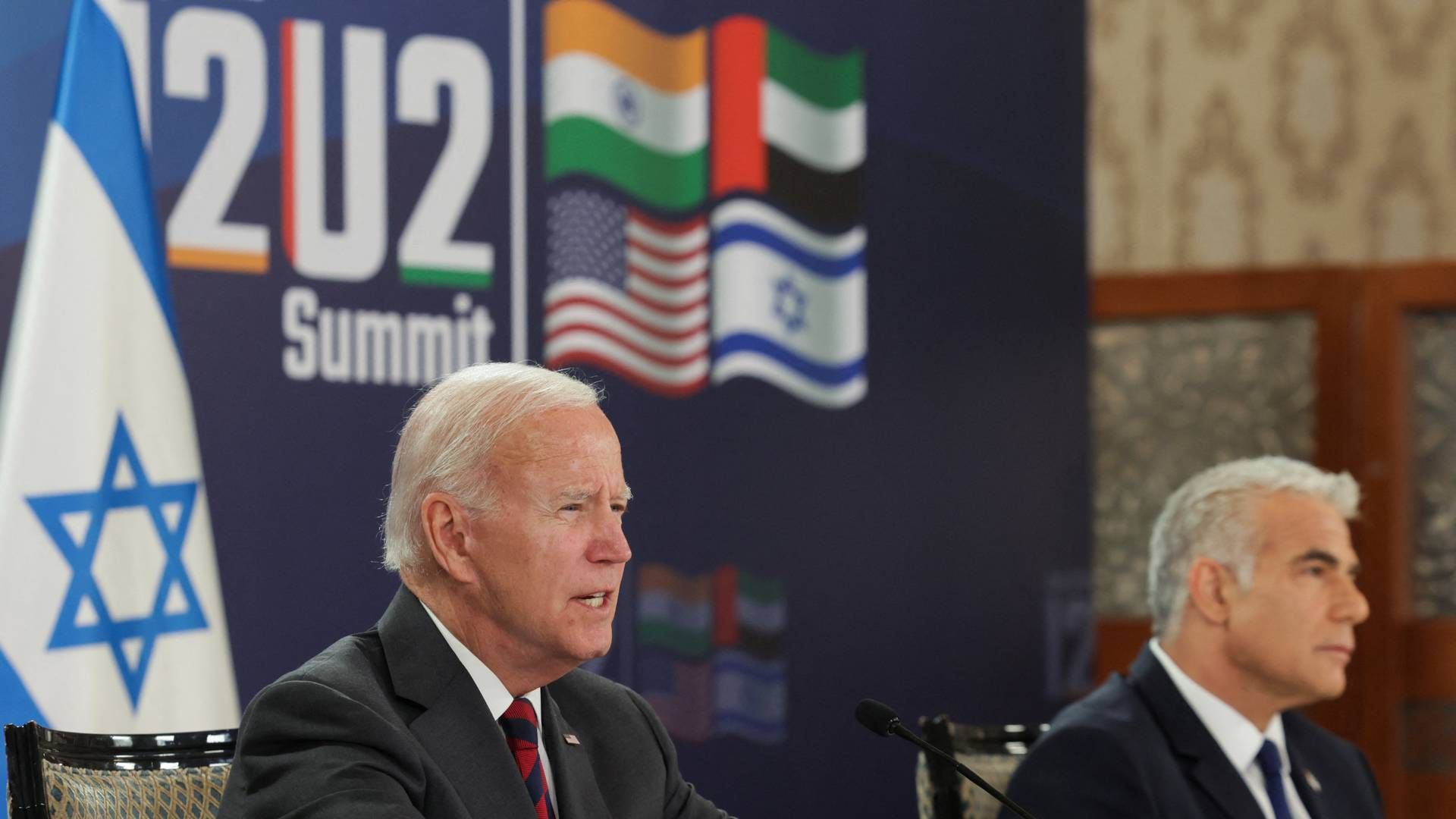USA's præsident Joe Biden (tv.) sammen med Israels premierminister Yair Lapid (th.) til det første møde i den såkaldte I2U2-gruppe, der foruden de to lande består af Indien og UAE. | Foto: EVELYN HOCKSTEIN/REUTERS / X07527