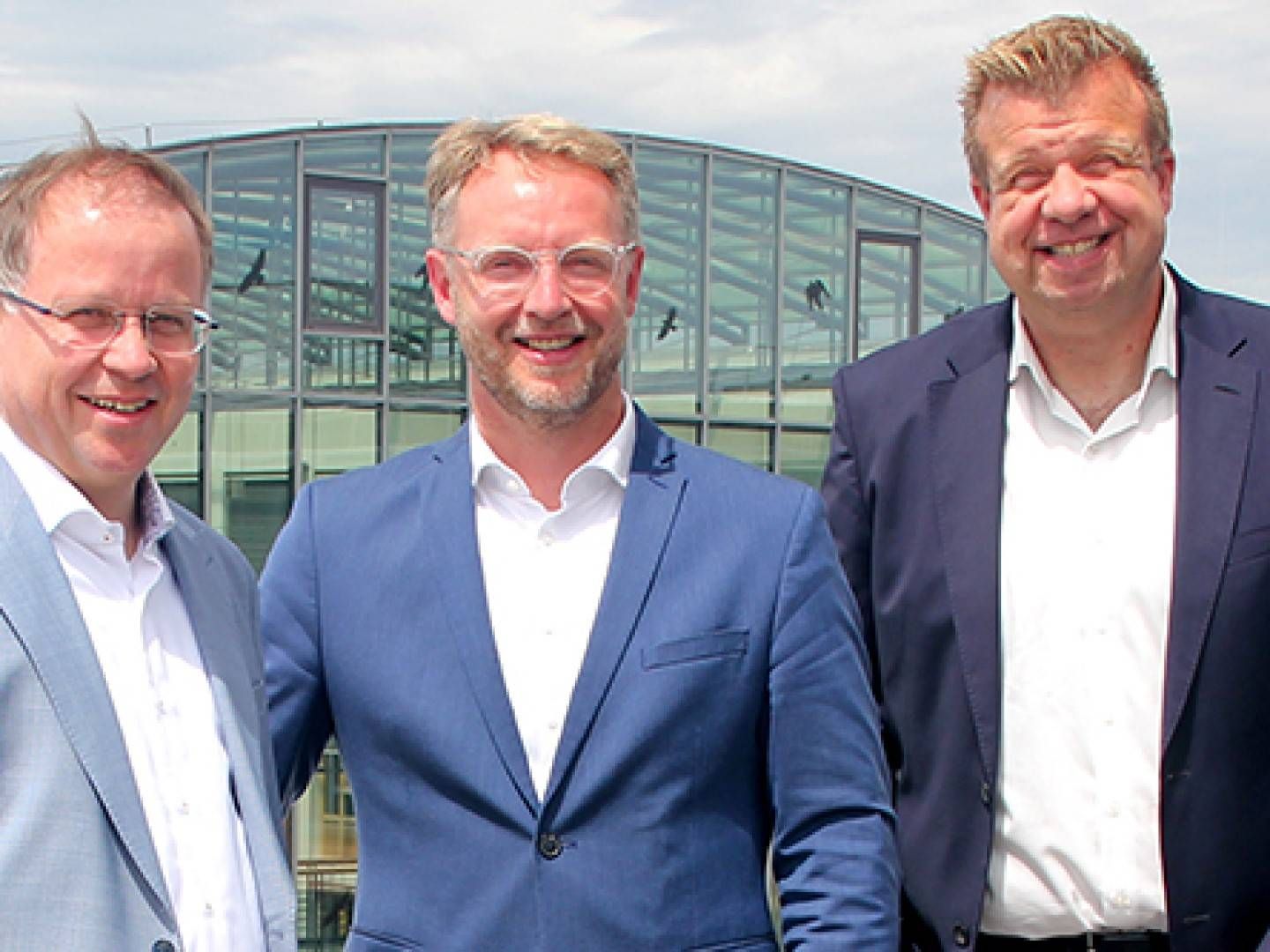Vorstandssprecher Lars Witteck (r.) mit Michael Müller (Mitte) und Bankdirektor Martin Frettlöh | Foto: Voba Mittelhessen