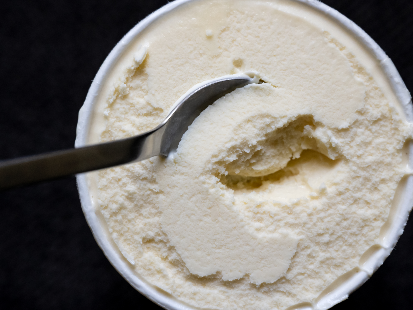 Abkühlung an den heißen Tagen: ein Eisbecher (Symbolbild) | Foto: picture alliance/dpa | Sven Hoppe