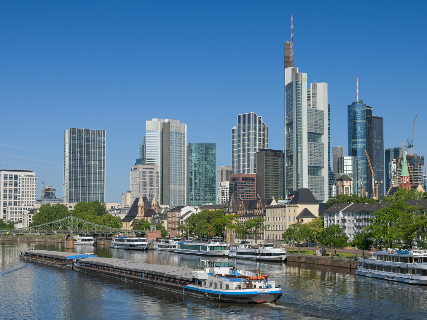 Die Frankfurter City | Foto: picture alliance / imageBROKER | Schoening