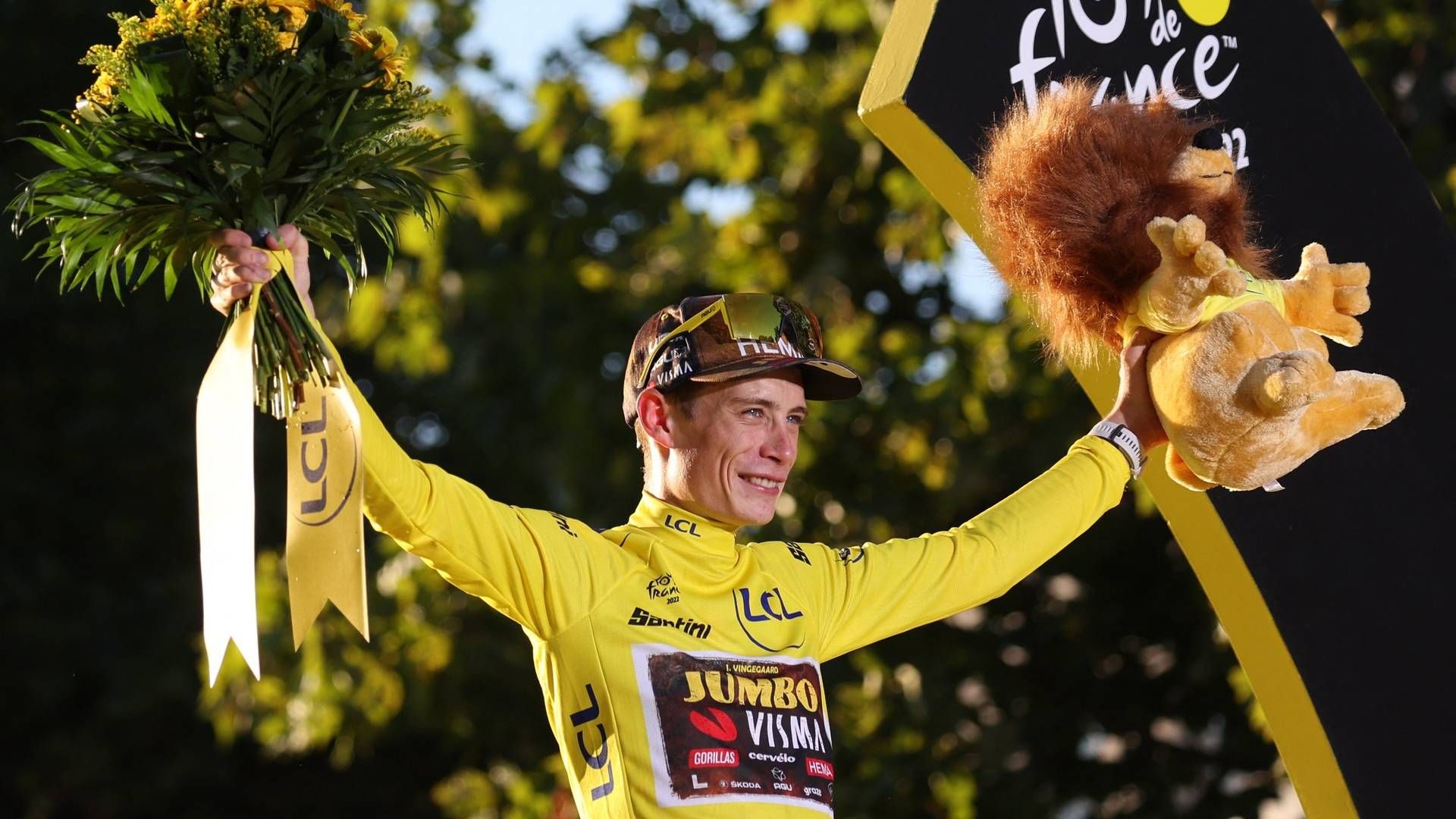 25-årige Jonas Vingegaard fra Jumbo-Visma kunne søndag aften lade sig fejre i Paris som vinder af årets Tour de France. | Foto: Thomas Samson/AFP / AFP
