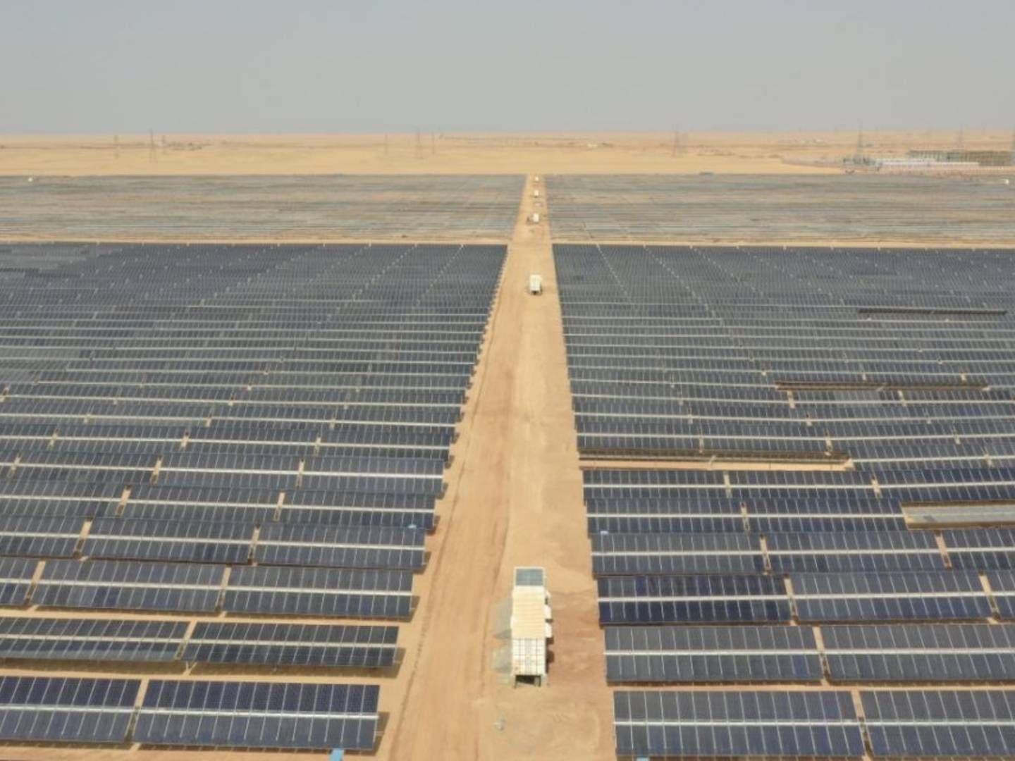 RUSTER OPP: Scatec skal investere i nye fornybarprosjekter utenlands. Her fra solcellekraftverket i Benban i Egypt. | Foto: PR / Scatec Solar